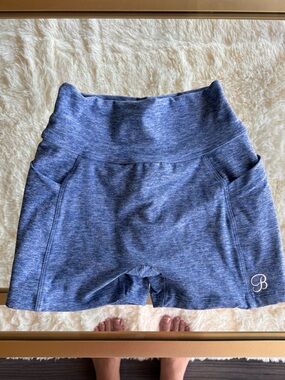 Bombshell sportswear high waisted shorts size medium side pockets scrunch butt